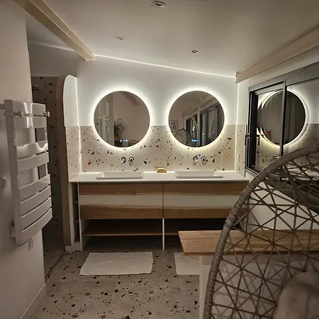 Nomade - Center 180m2, 4 Rooms, Garden & Pool Holiday home *