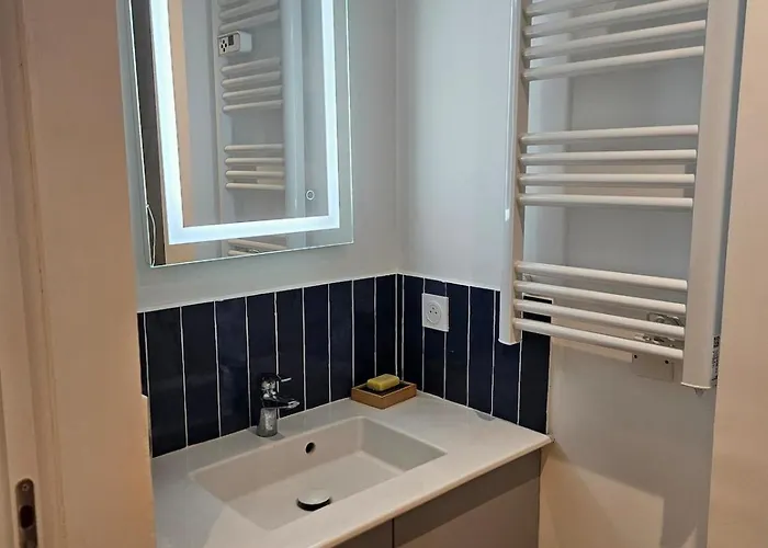 펜션 Nomade - Center 180m2, 4 Rooms, Garden & Pool