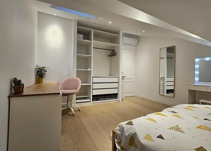 펜션 Nomade - Center 180m2, 4 Rooms, Garden & Pool