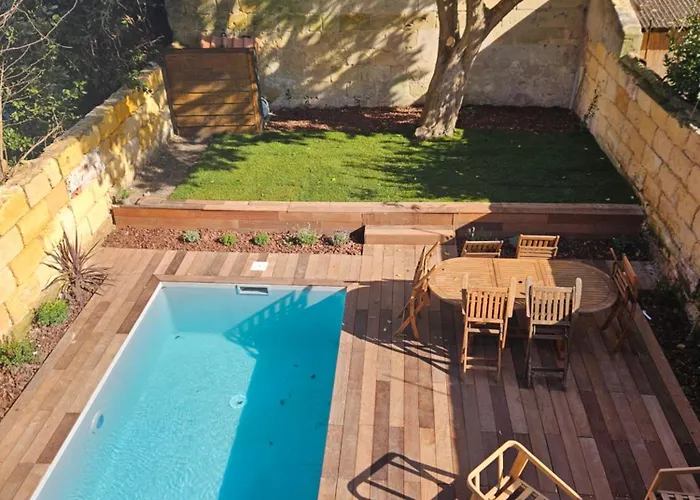 펜션 Nomade - Center 180m2, 4 Rooms, Garden & Pool